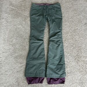 Great Condition! *Slim Fit* Burton Women’s Snow Pants - M